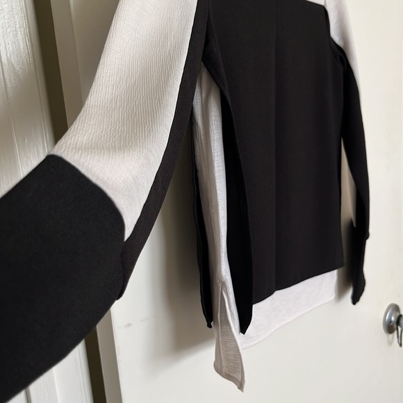 Contrast ColorBlock Blouse - Picture 3 of 6